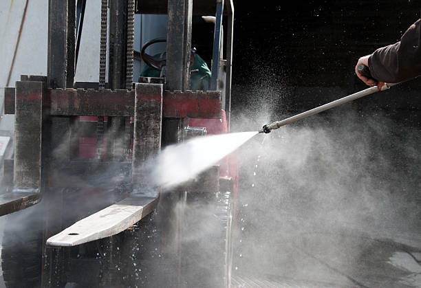 Best Oil Spill Cleanup  in Avonia, PA